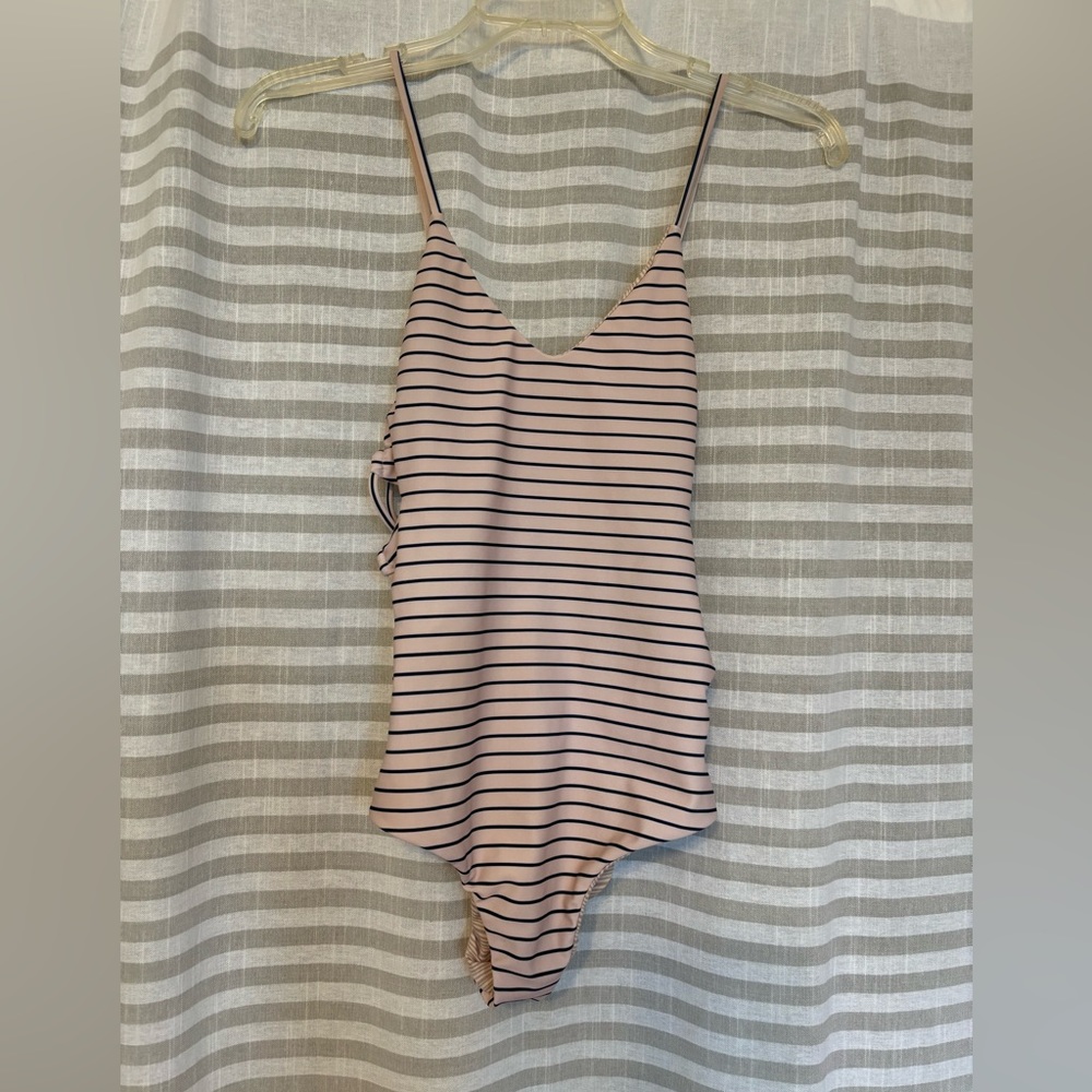 Acacia One Piece